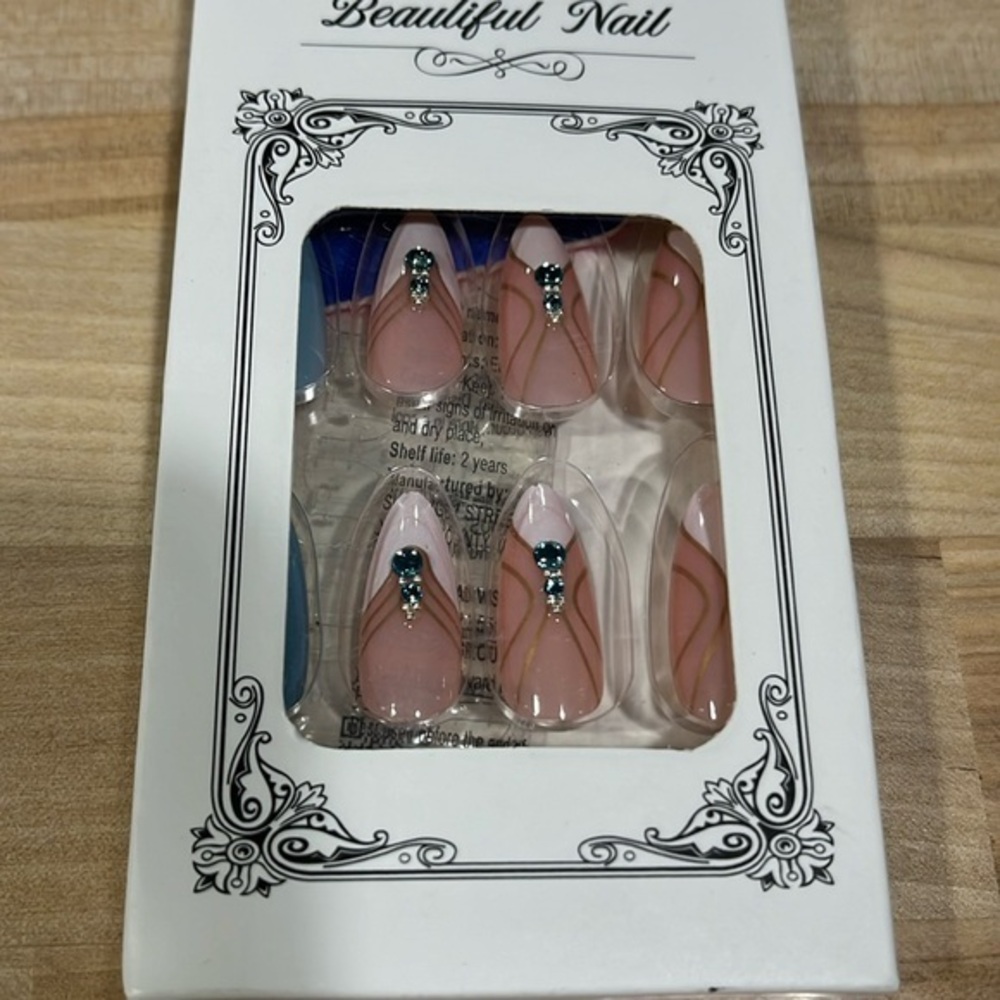 Press on nails, beautiful nails, sexy almond‎ shape light blue French tip